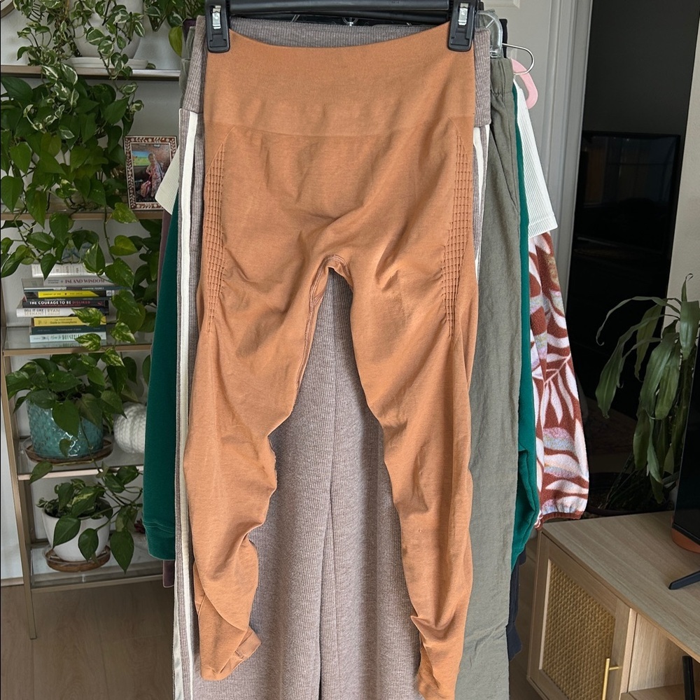 Alphalete Leggings. Best for size medium. See description.